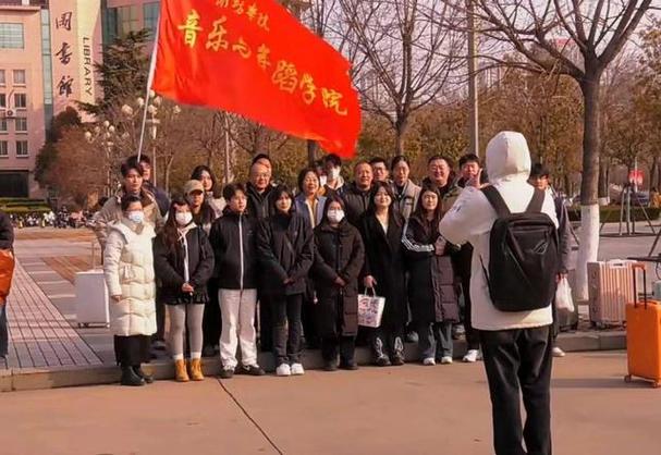 今日科普一下！学生送行去世老师,百科词条爱好_2024最新更新