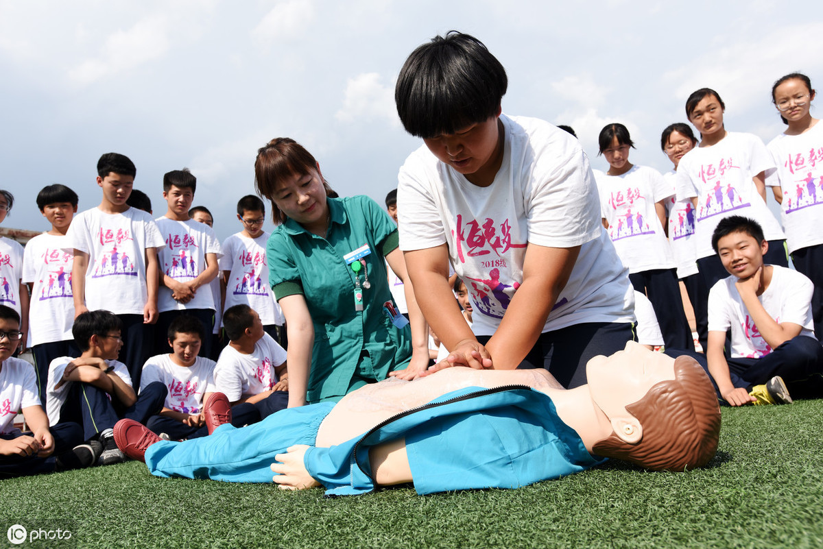 今日科普一下！用海姆立克法救妈妈,百科词条爱好_2024最新更新